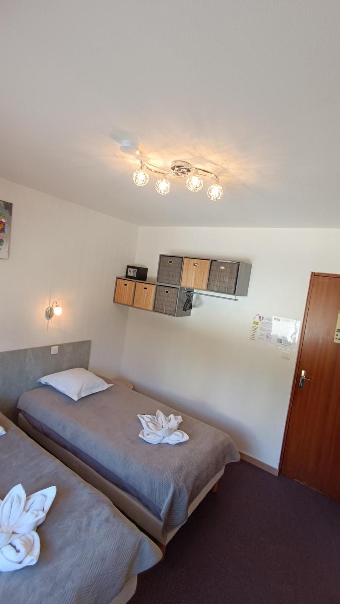 Hotel Le Pommeil Gueret Luaran gambar