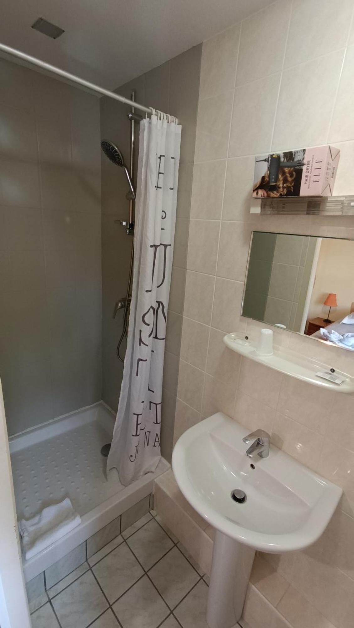Hotel Le Pommeil Gueret Luaran gambar