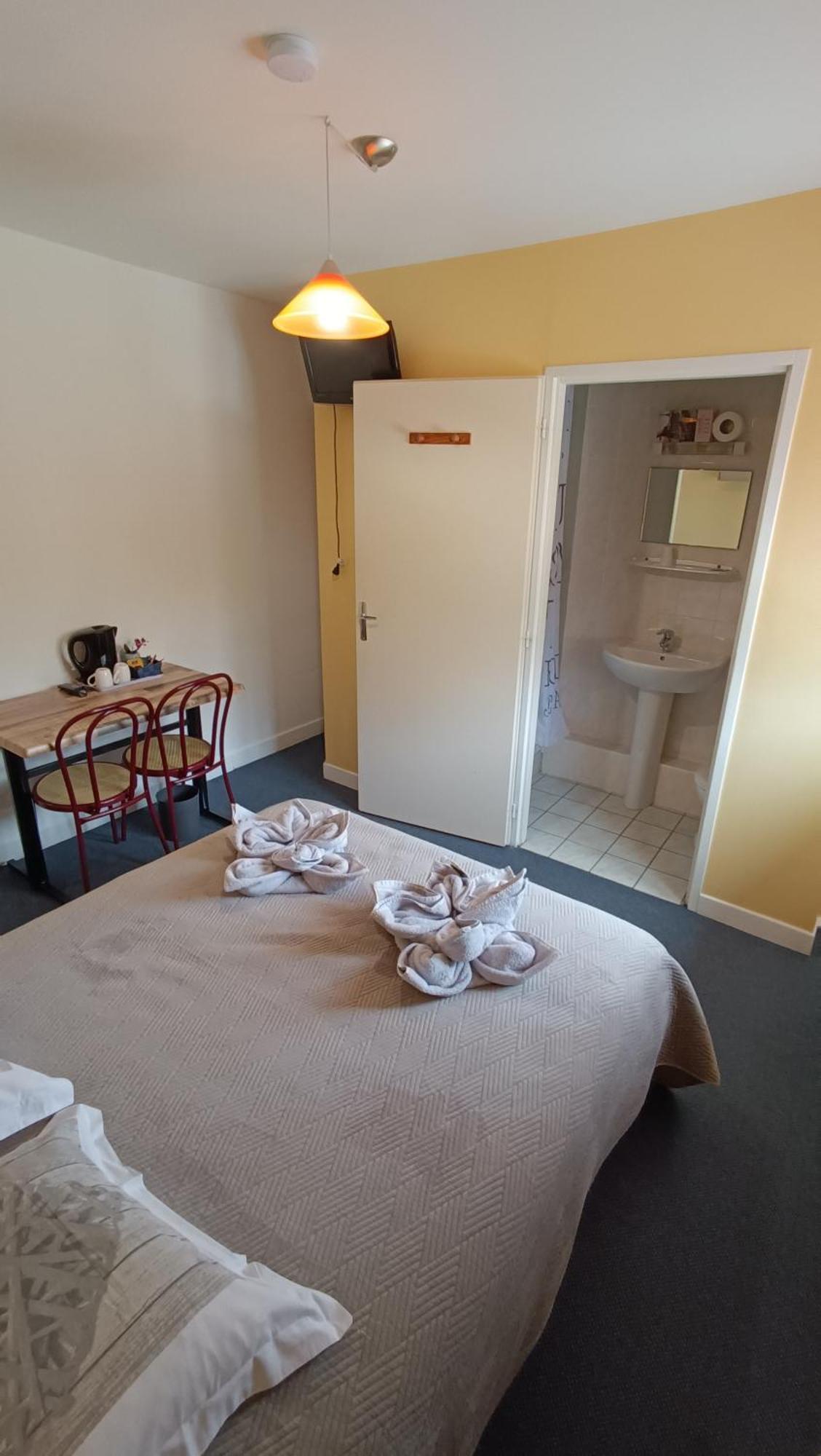 Hotel Le Pommeil Gueret Luaran gambar